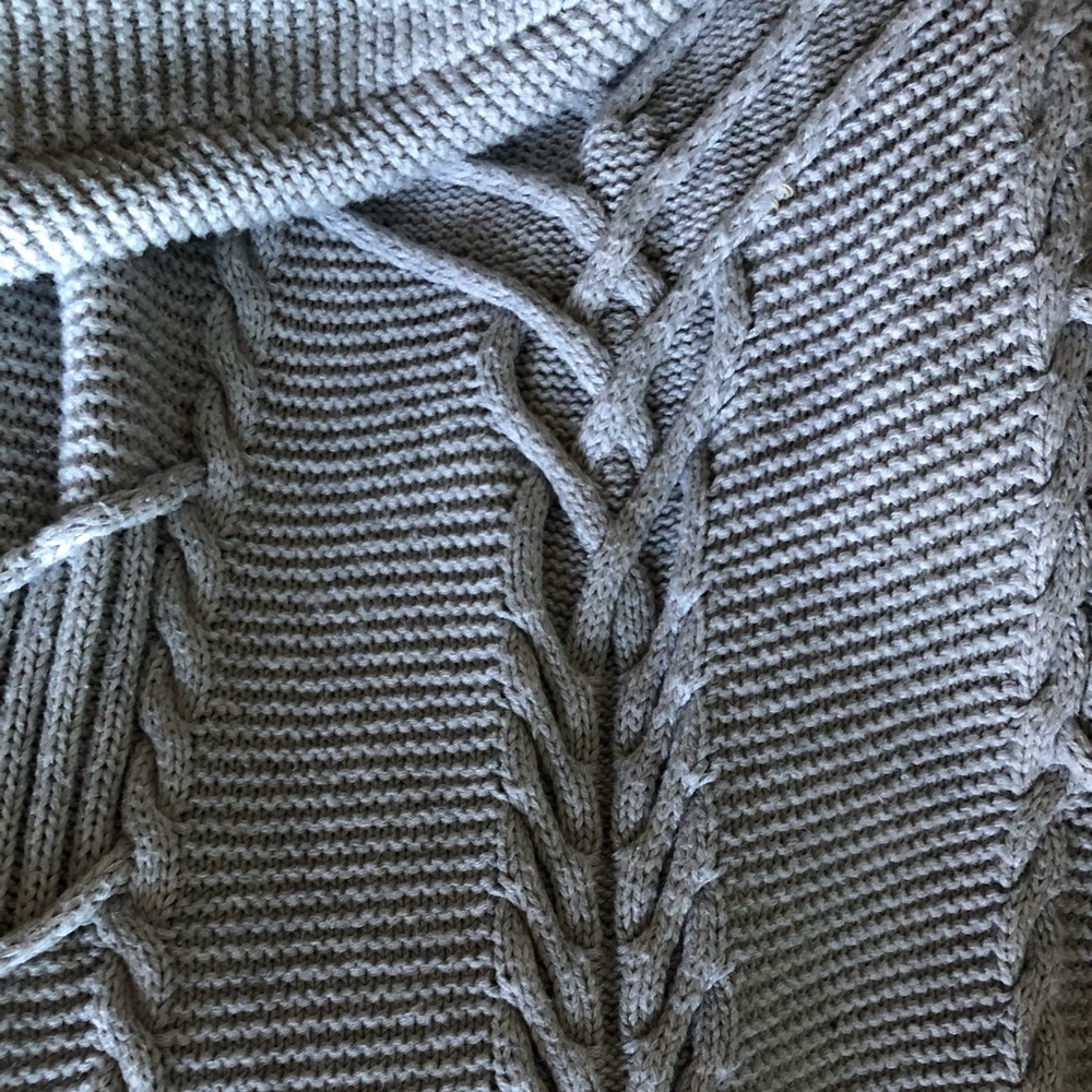 CABLE KNIT 🧶 sweater